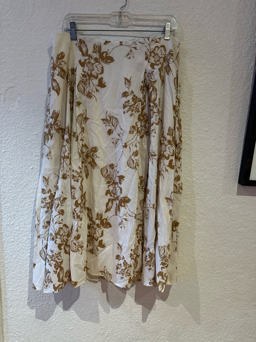 a new day White Midi Skirt with Brown Floral Print wrinkly